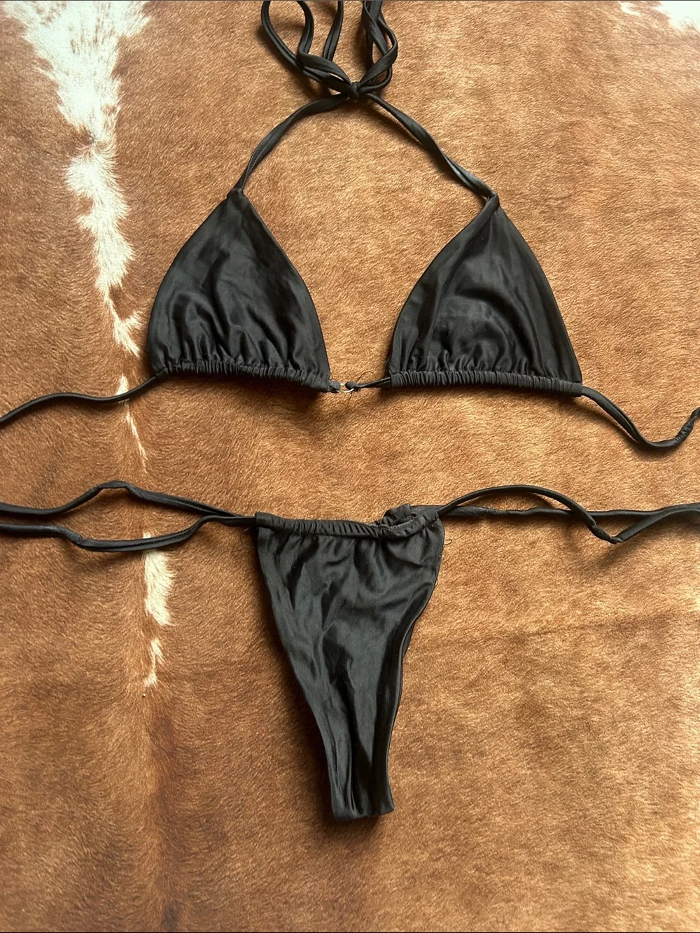 Frankie’s Bikinis x Alo String Bikini